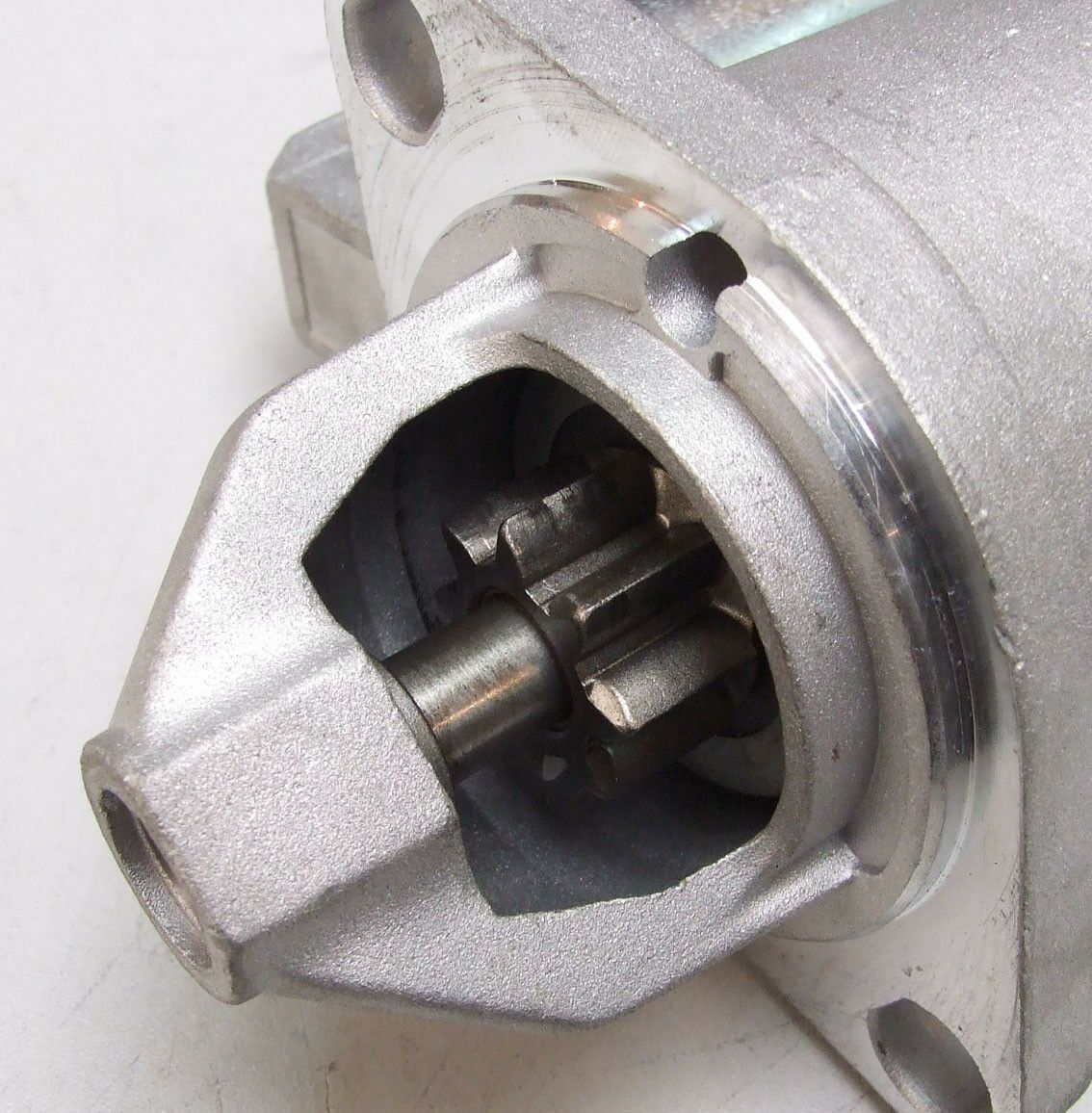 Elektropokretac mitsubishi 12v vilicar `92.