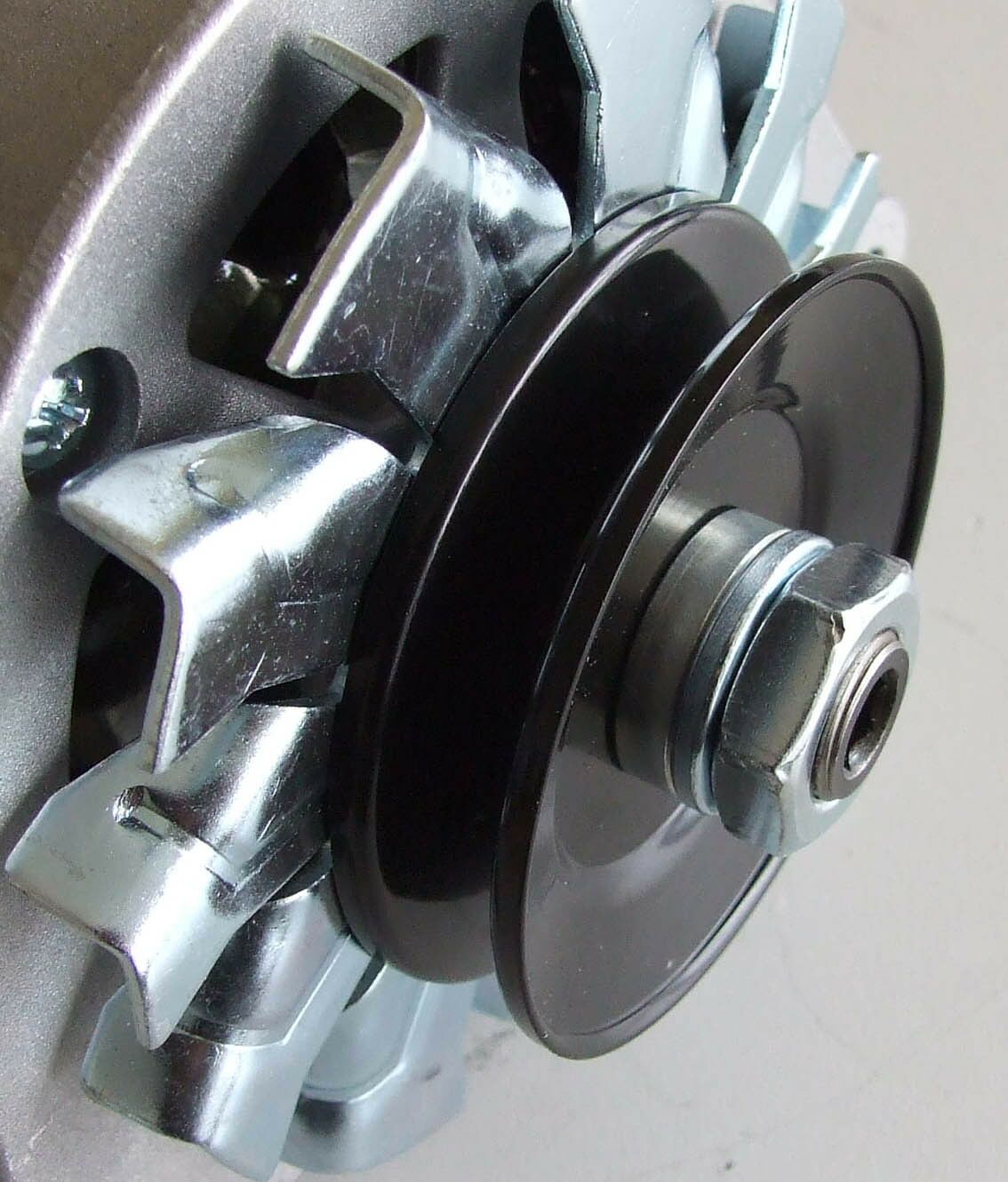 Alternator iskra 12v 33a deutz khd traktor