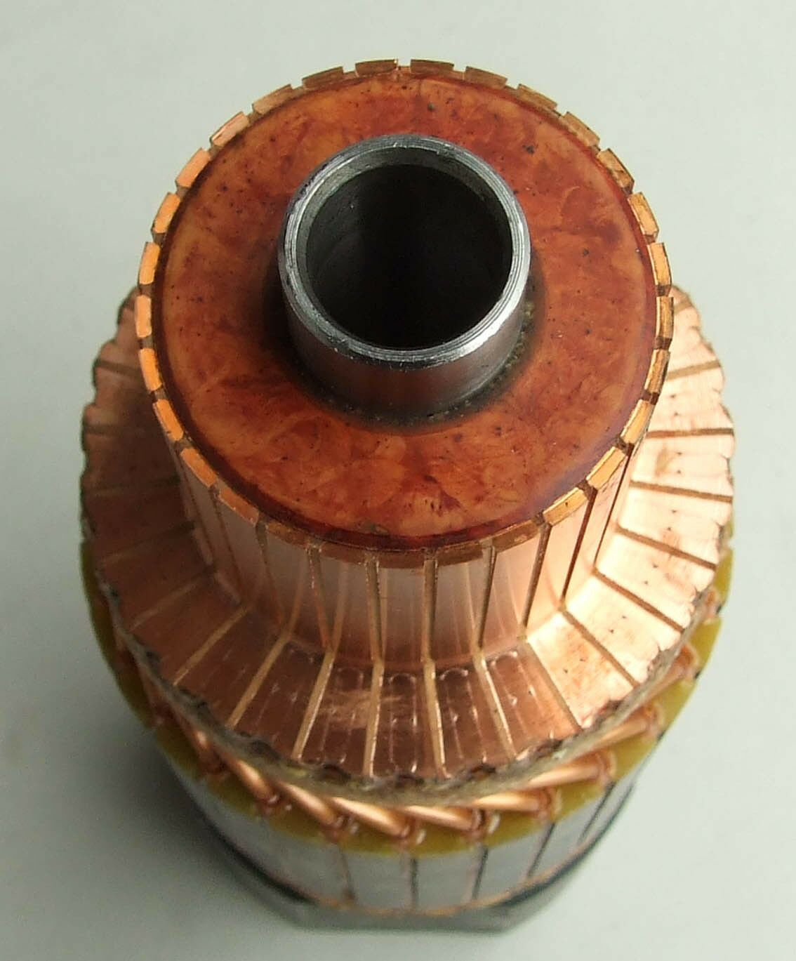 Rotor elektropokretaca bosch 24v fkb kratki