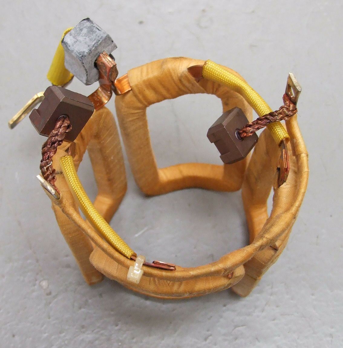 Stator elektropokretaca bosch 24v mala zastava