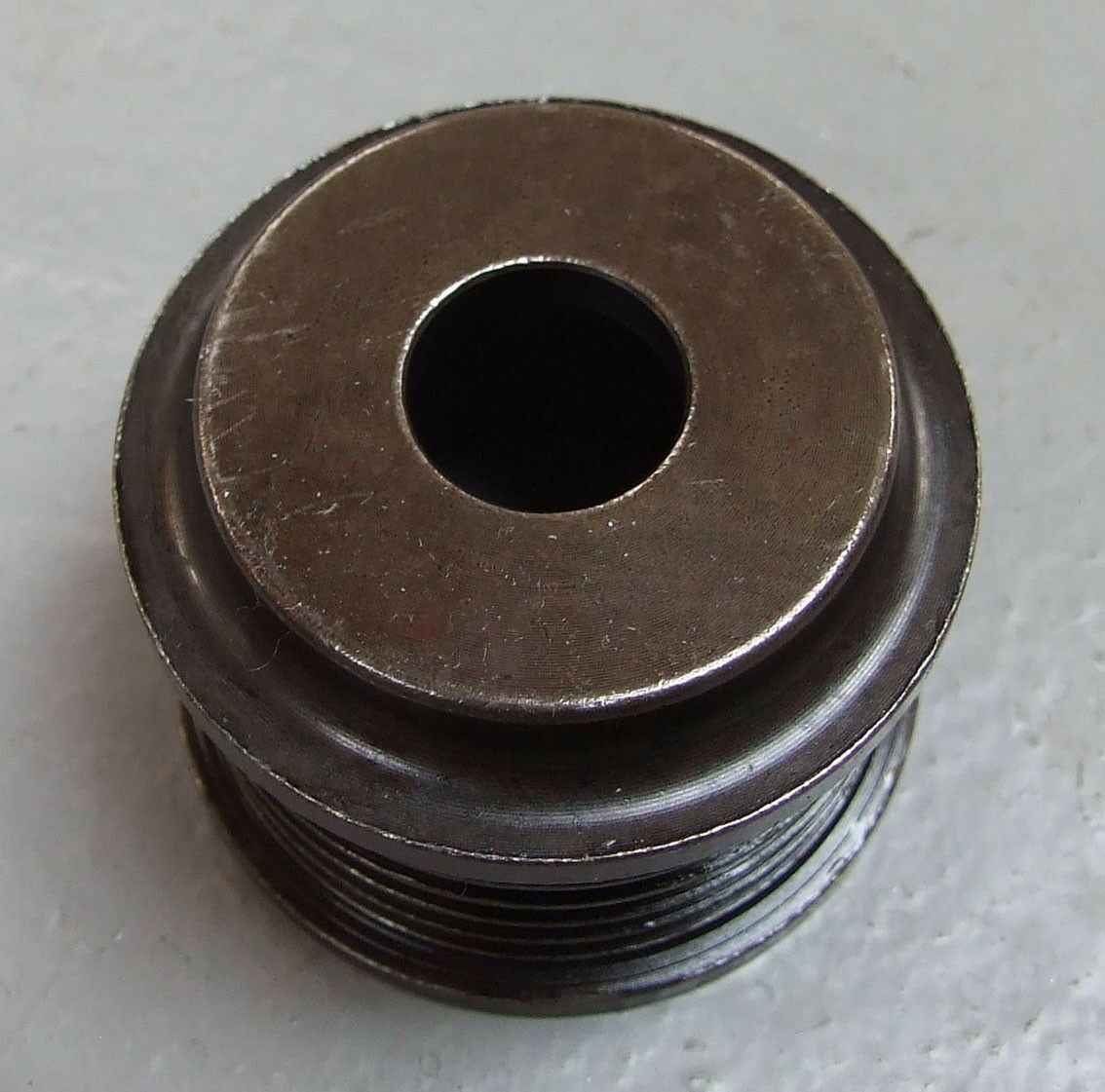 Remenica alternatora bosch 6pk mercedes 124
