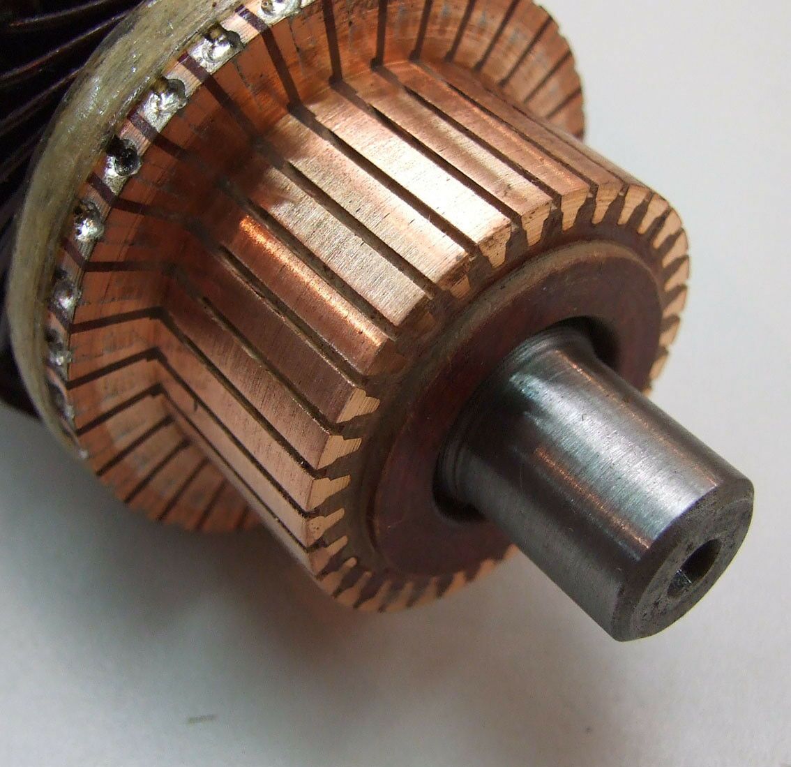 Rotor elektropokretaca mitsubishi mazda