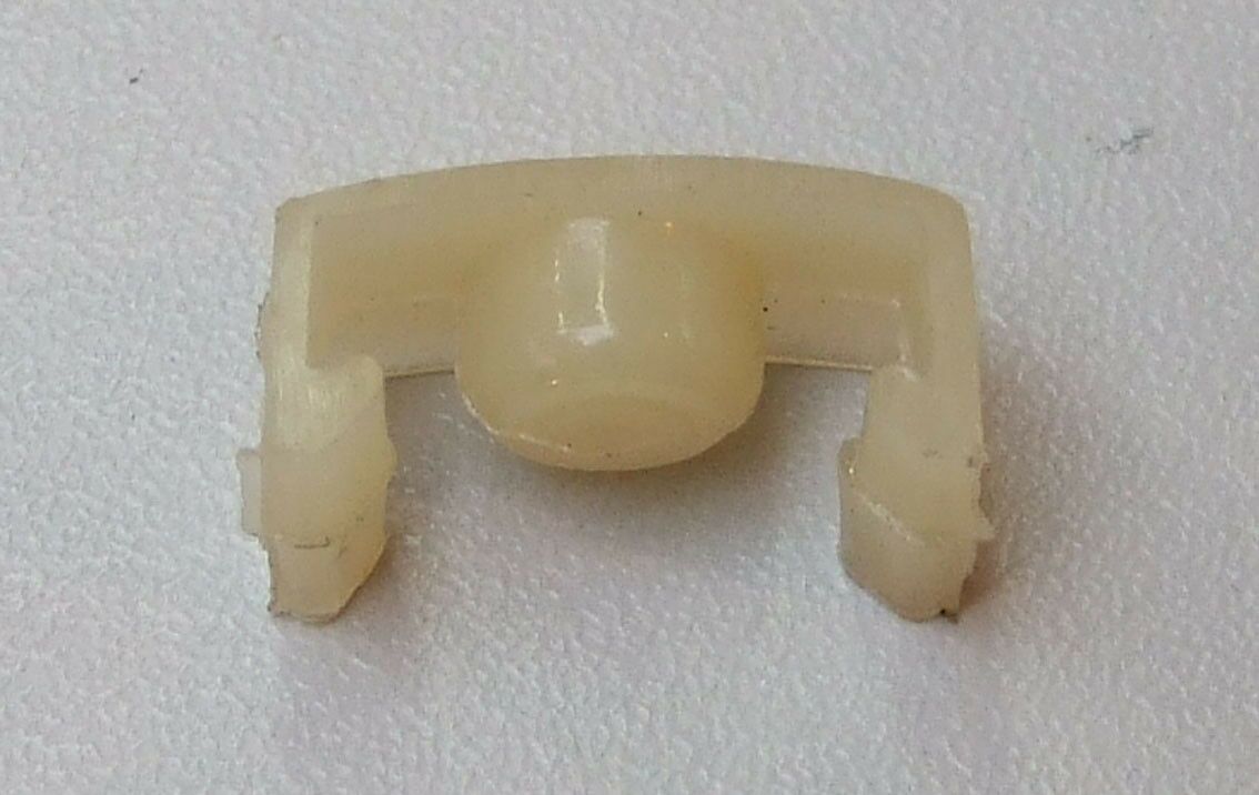 Plastika nosaca cetkica lucas