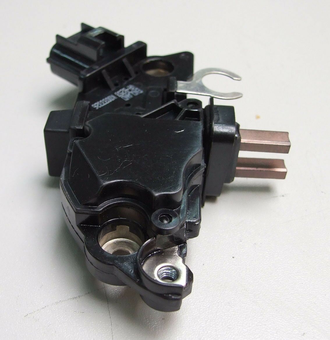 Regler bosch 12v ford mondeo ii 98- transit
