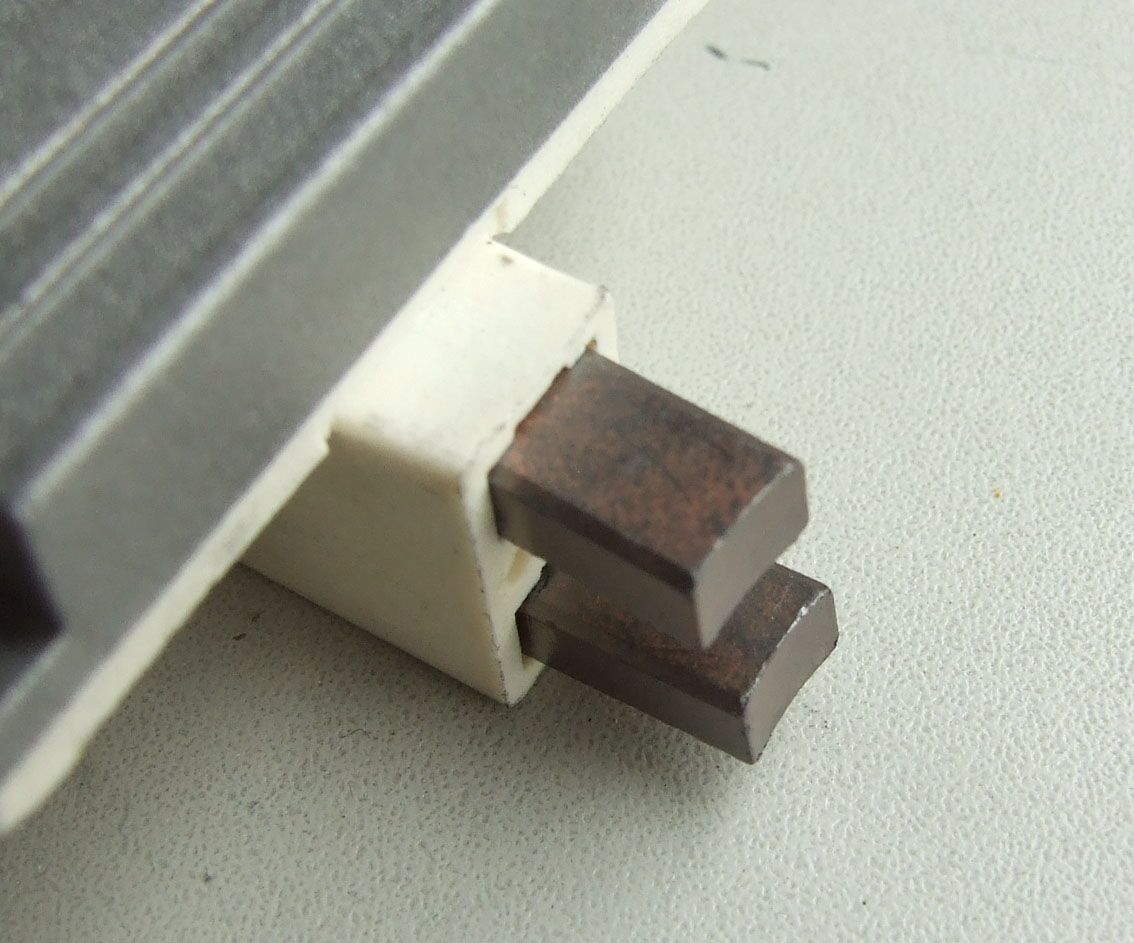 Regler iskra 12v plitki
