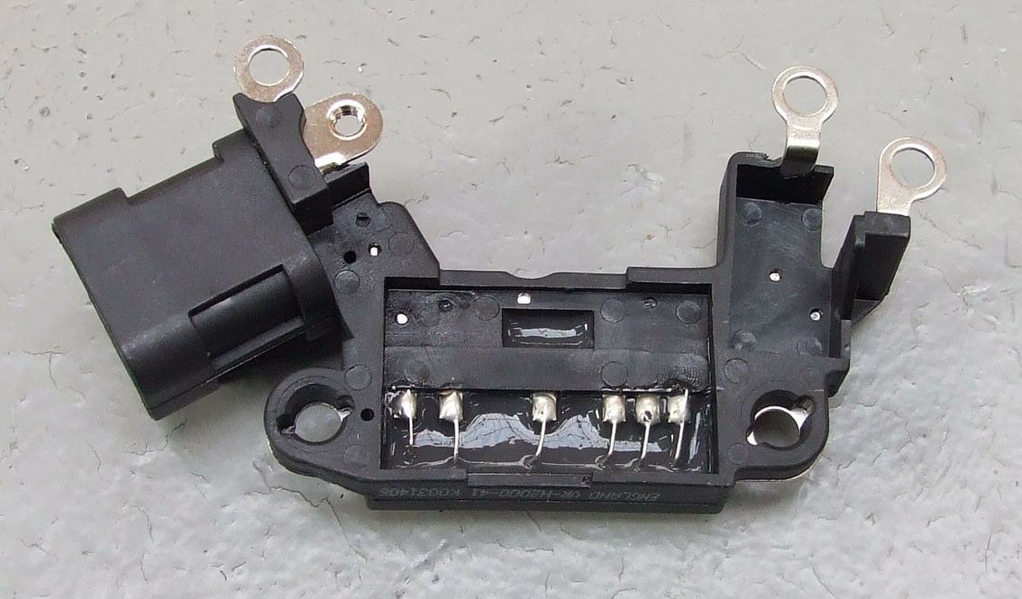 Regler hitachi 12v opel corsa b 1.5d