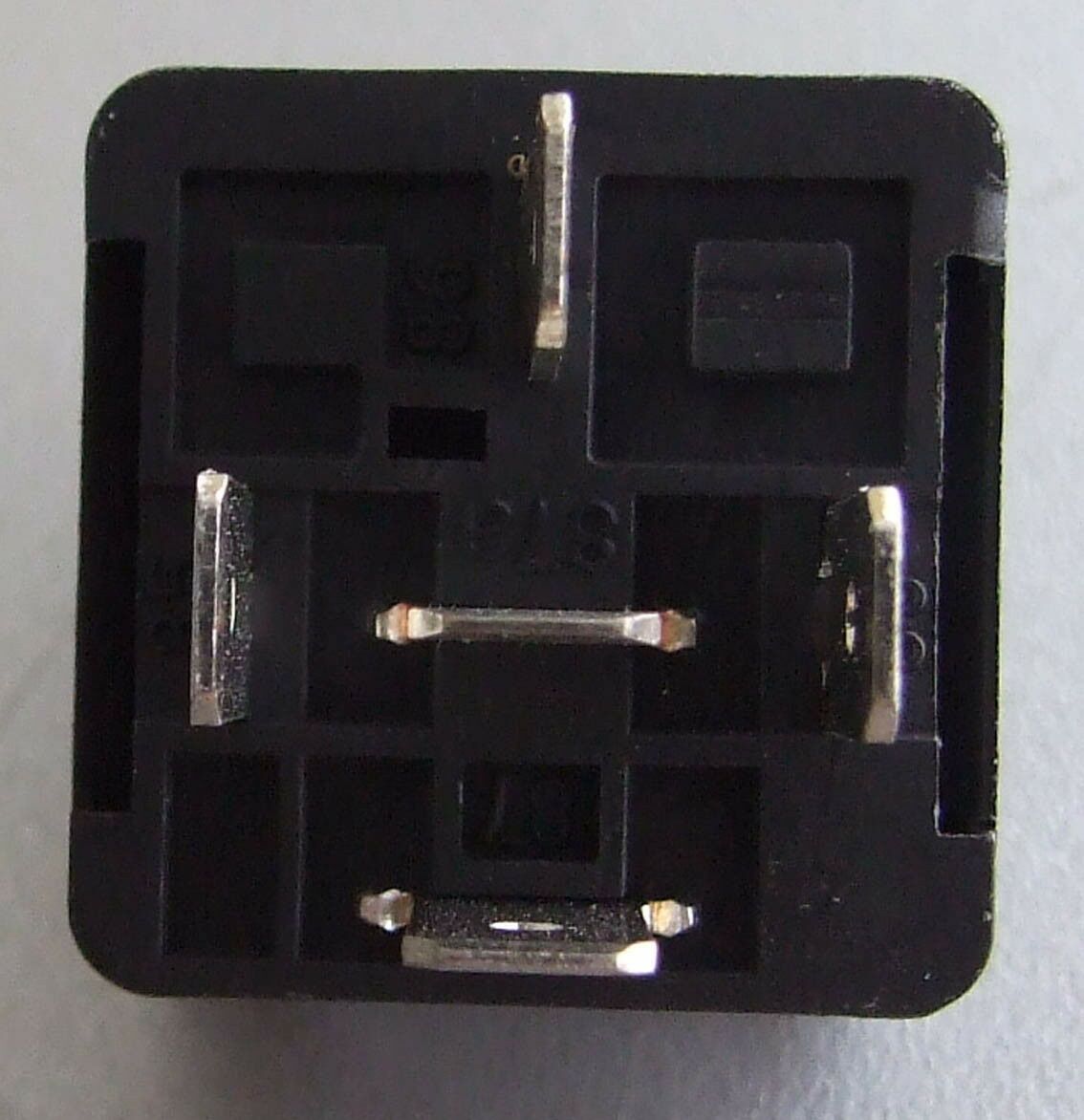 Relej 24v 10/22a 5pin