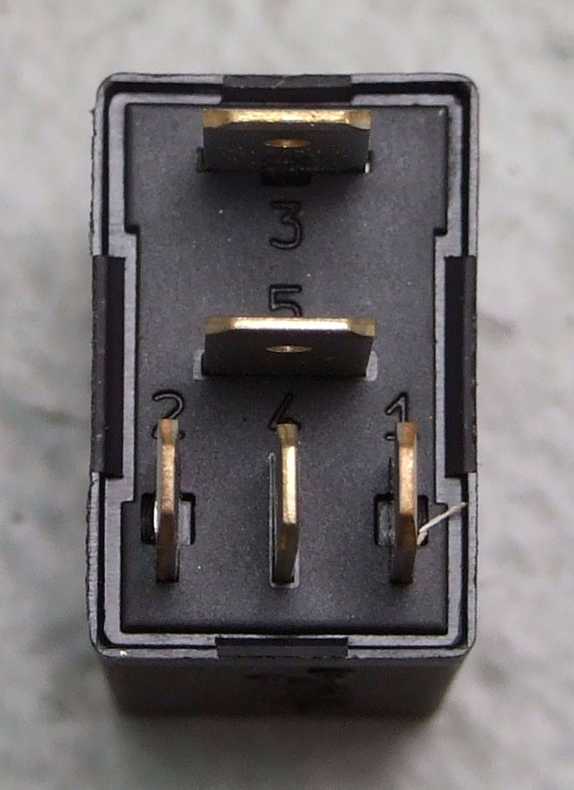 Relej micro 24v 4/10a