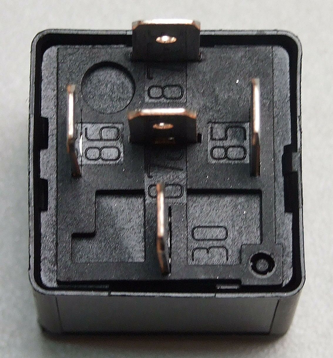 Relej 24v 40/60a 5 pin