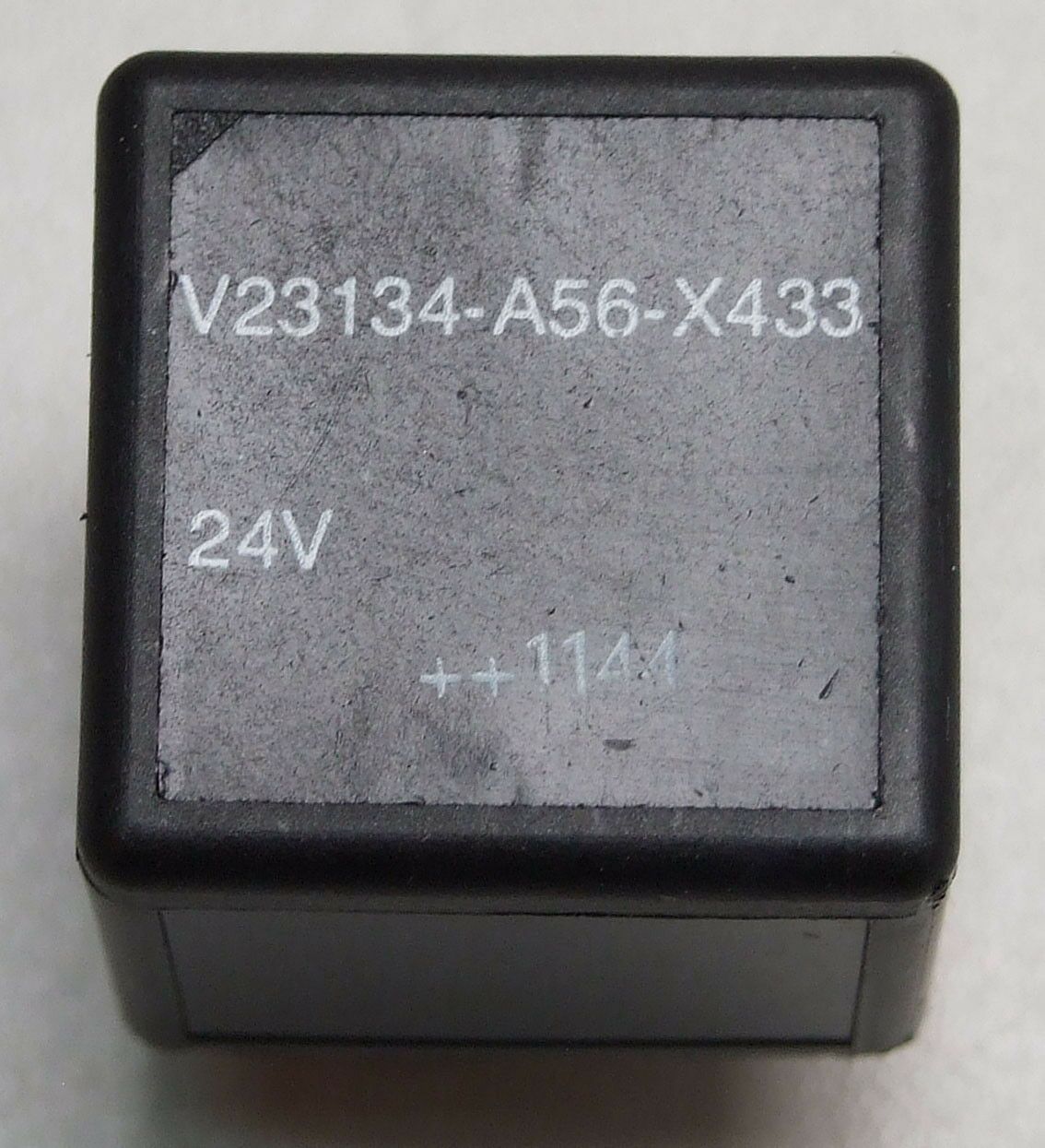 Relej 24v 40/60a 5 pin
