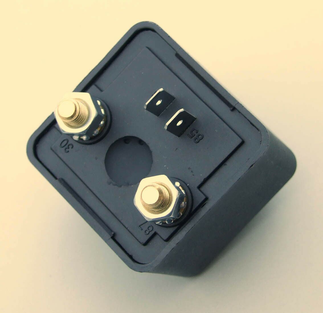 Mini relej 12v 100a 4 pin
