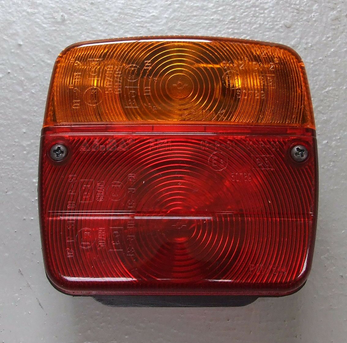 Univerzalna stop lampa