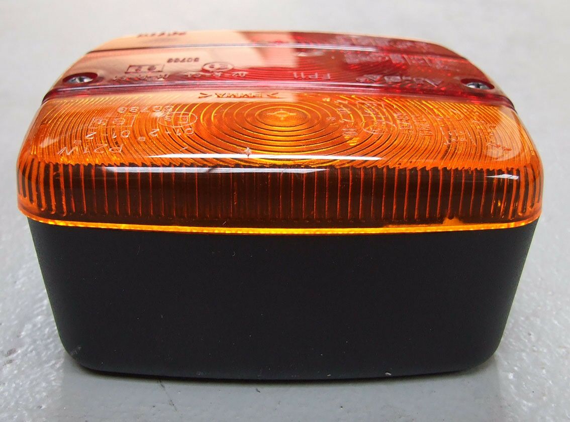Univerzalna stop lampa