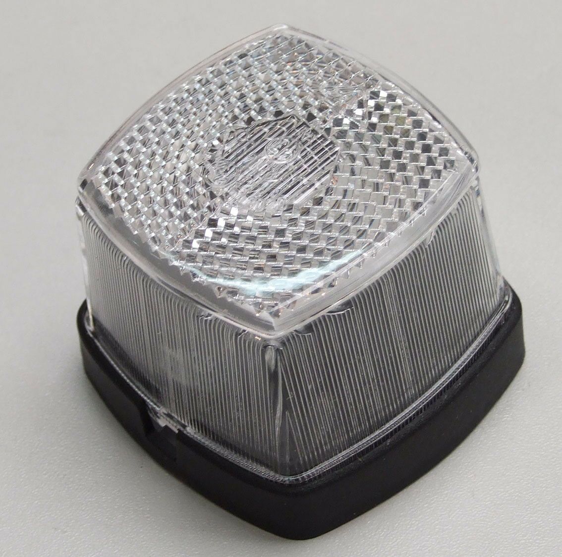 Lampa bijela 62x62