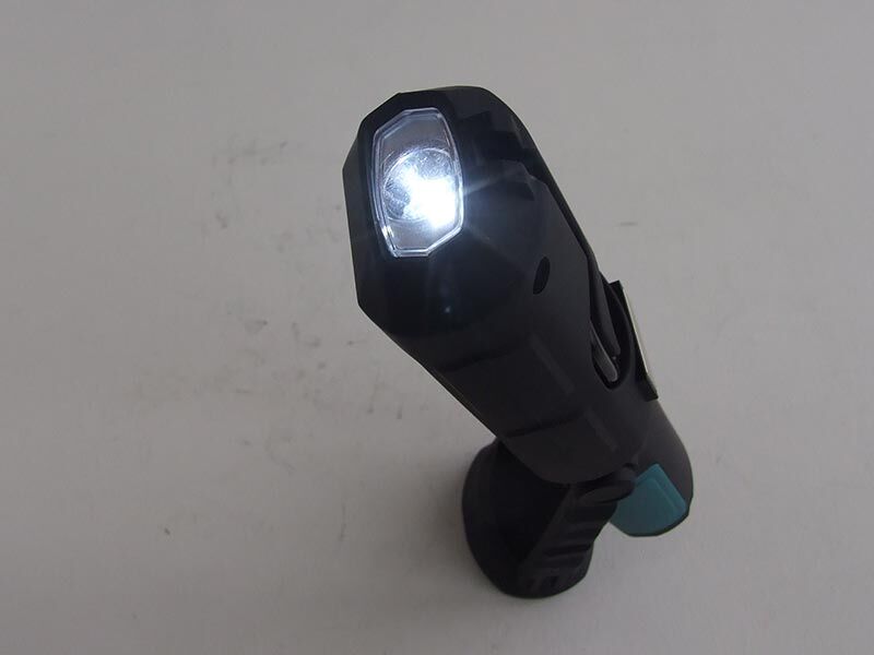 Rucna lampa led aku 400 lumena