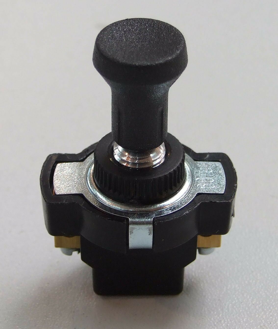 Potezni prekidac 12v 25a, 24v 12.5a