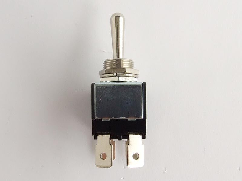 Prekidac on-off-(on) 12/24v 16/8a 6kont