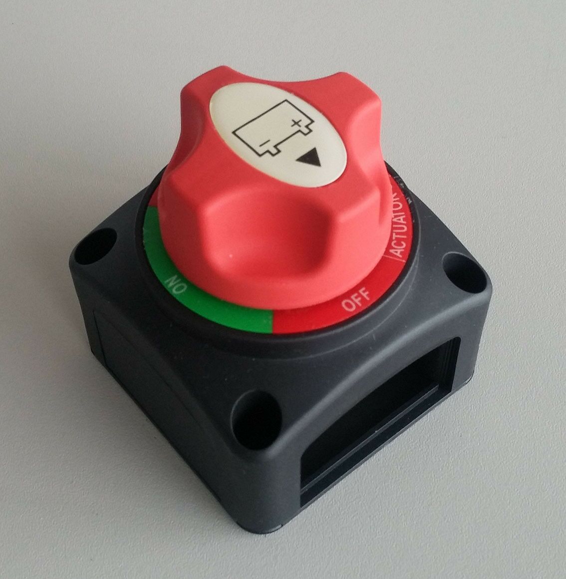 Prekidac mase 225a