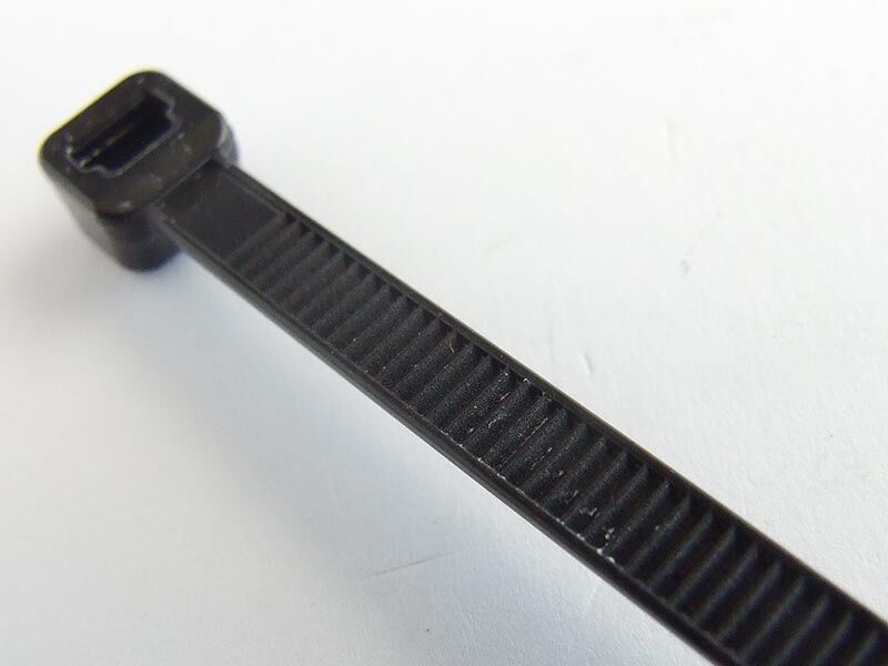 Plasticna vezica 4,8x368mm crna