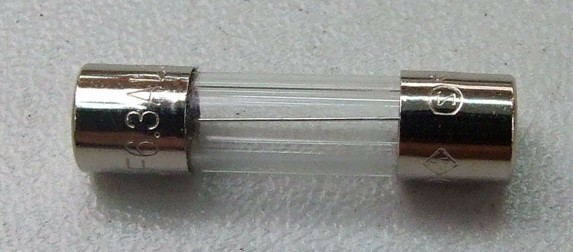 Osigurac stakleni 6a 20x5 za radio