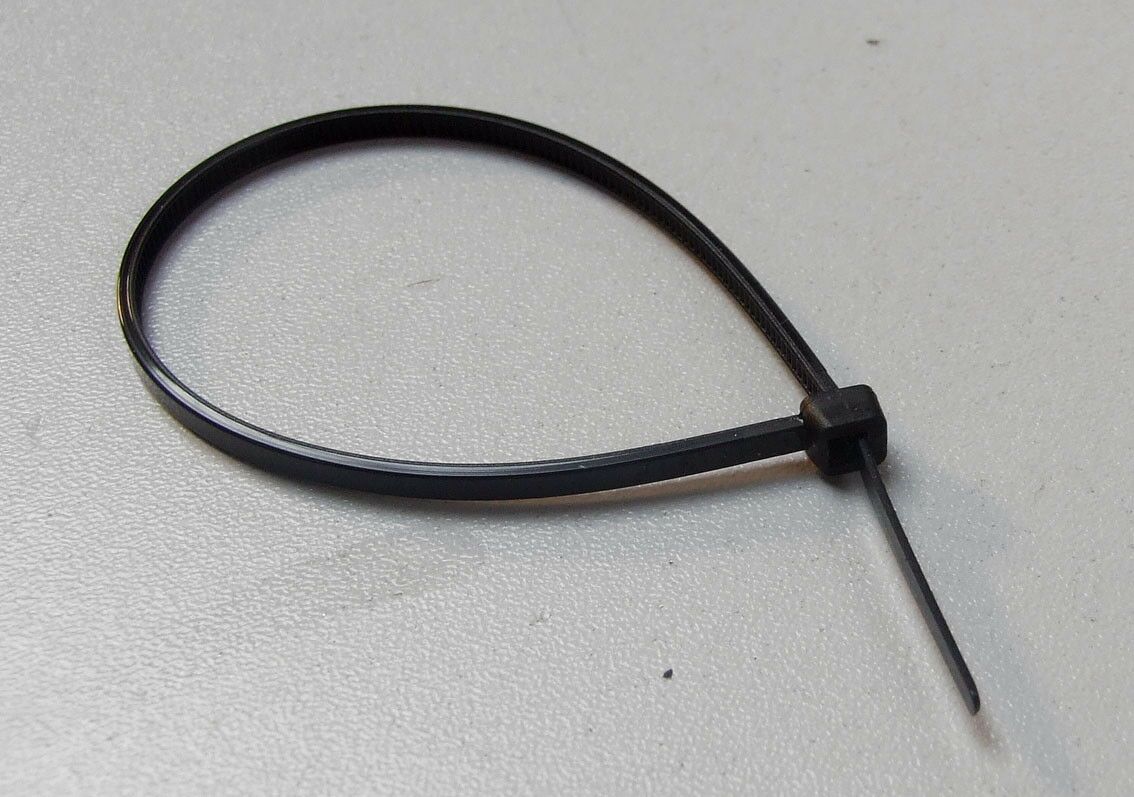 Plasticna vezica 2.5x165mm