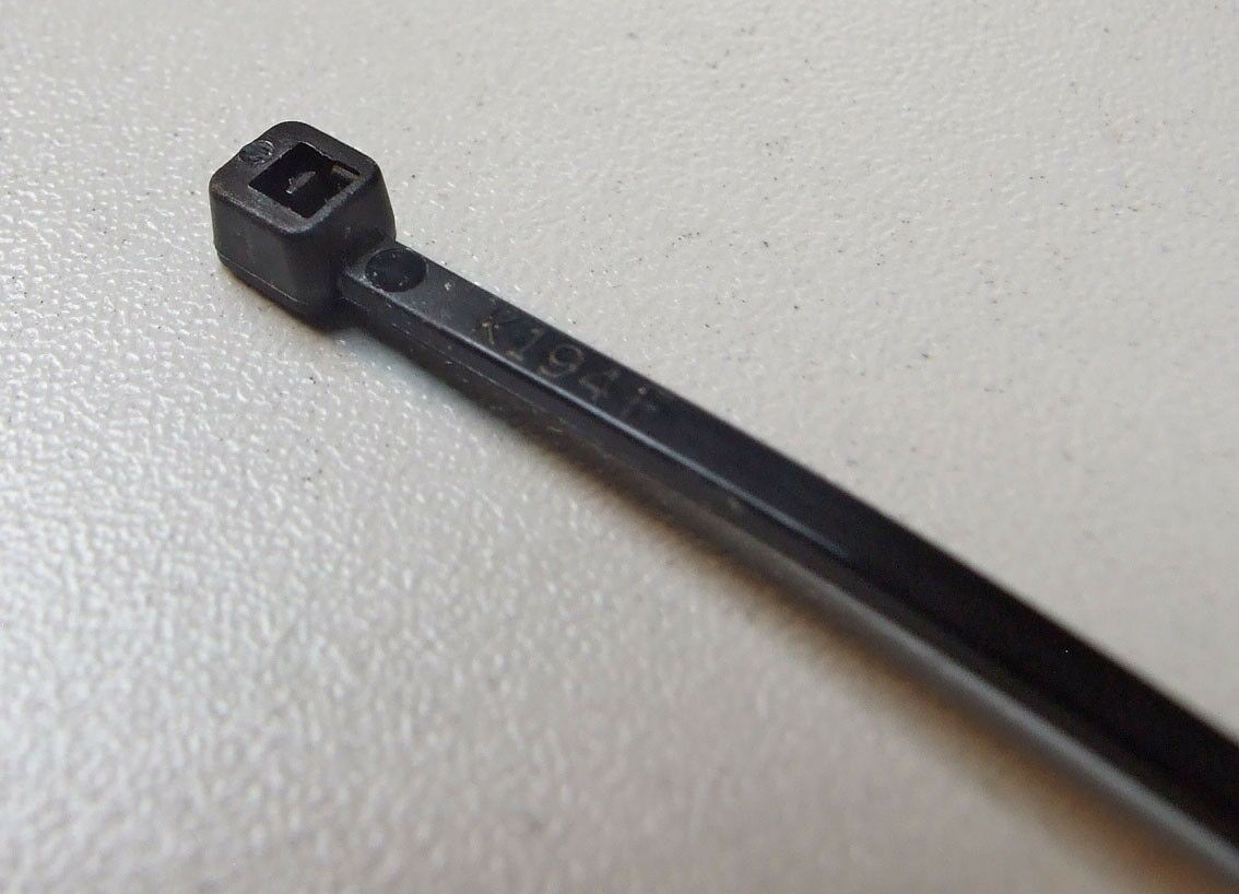 Plasticna vezica 2.5x165mm