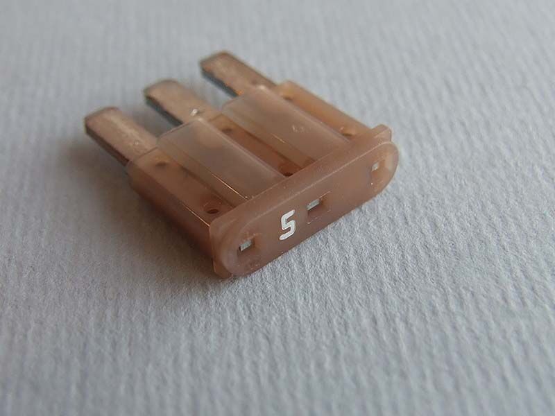 Osigurac micro3 32v - 5a bez