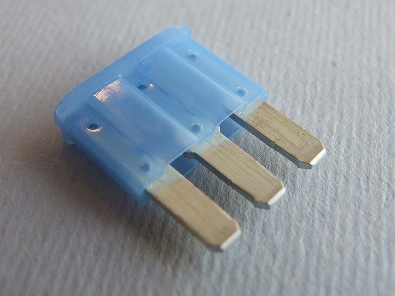 Osigurac micro3 32v - 15a plavi