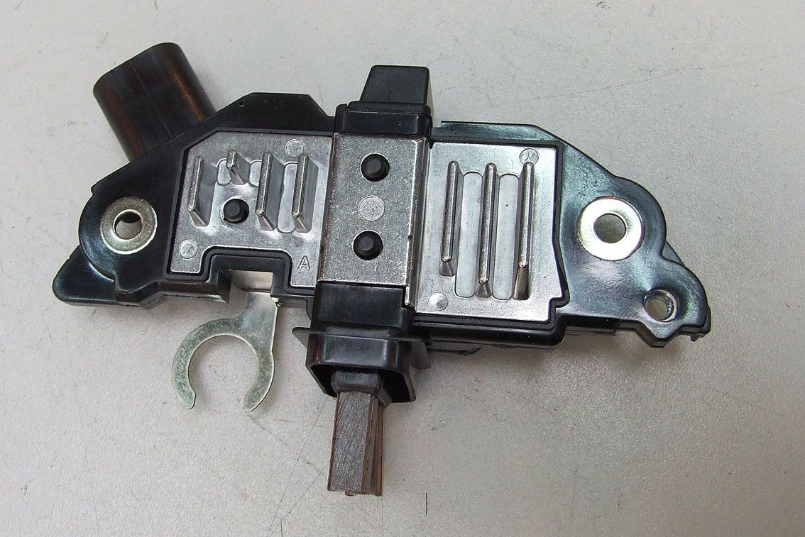 Regler bosch 12v opel astra g 2.0 dti vectra b 16v