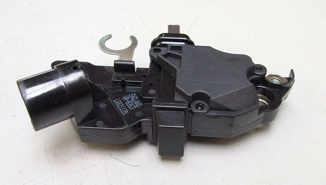 Regler bosch 12v peugeot 206 hdi citroen berlingo 2.0