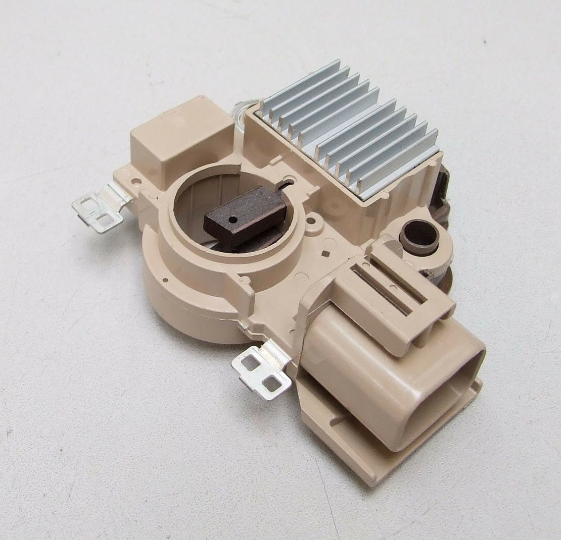 Regler mitsubishi 12v mazda 6 2.0 dizel 00-