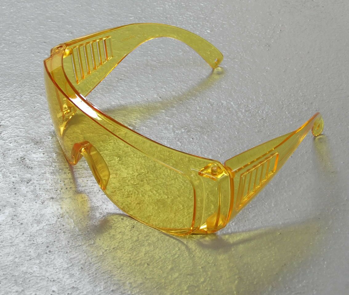 Uv naocale zute