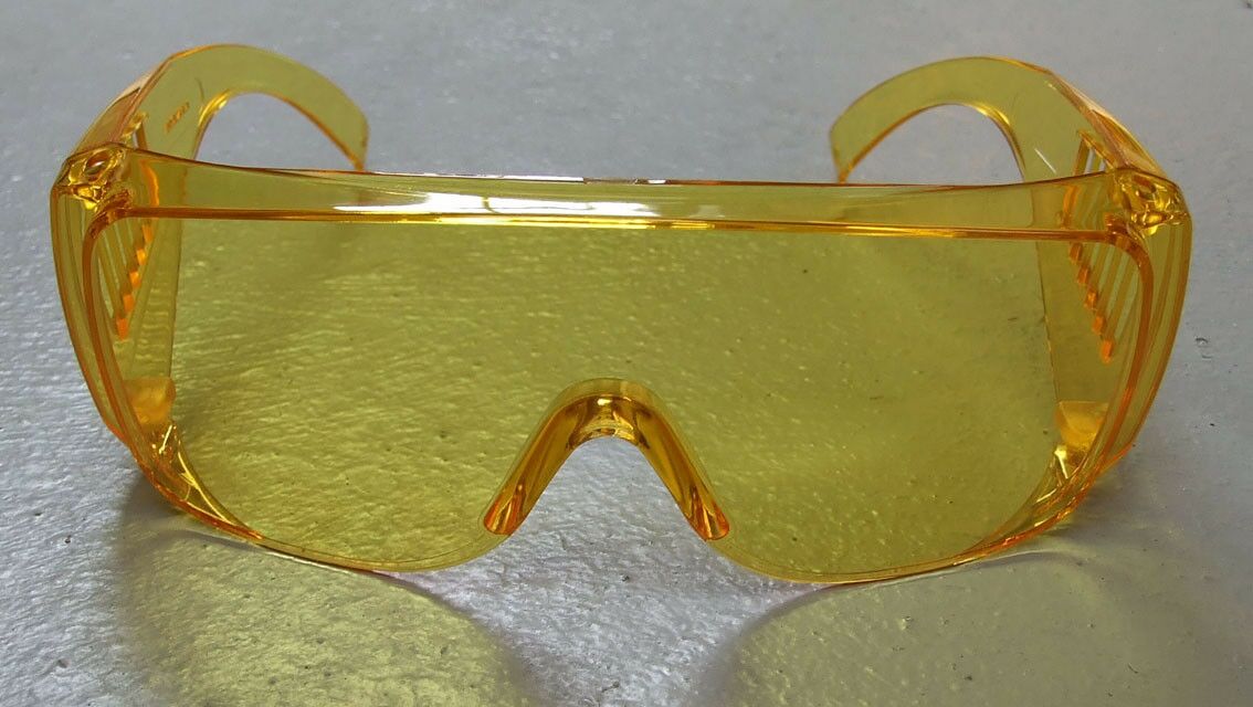 Uv naocale zute