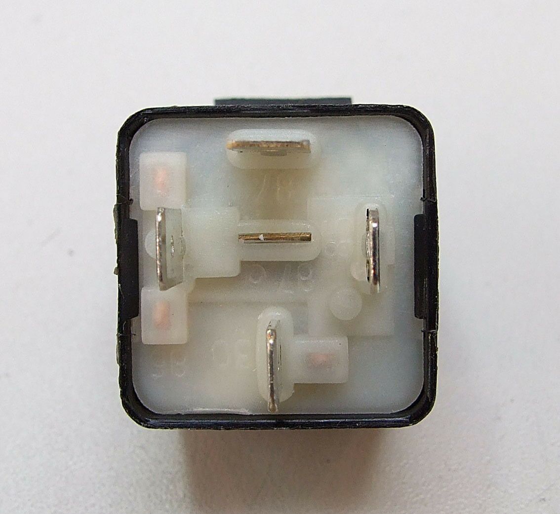 Mini relej 12v 40a 4 pin