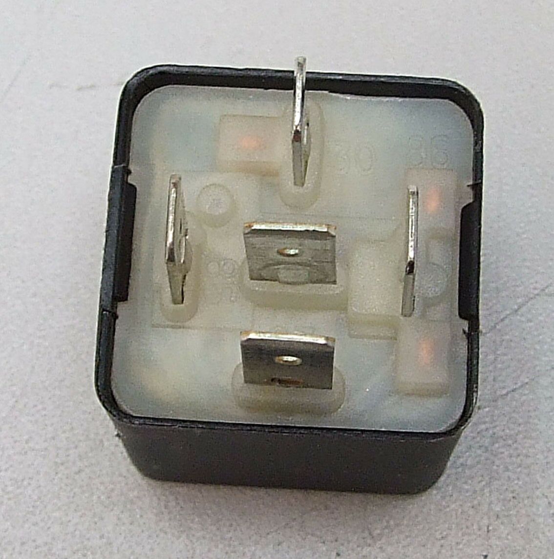 Relej 24v 10/22a 5 pin
