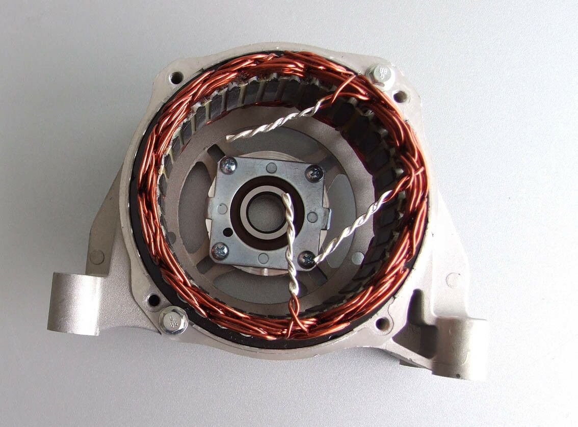 Kuciste alternatora sa statorom magneti marelli