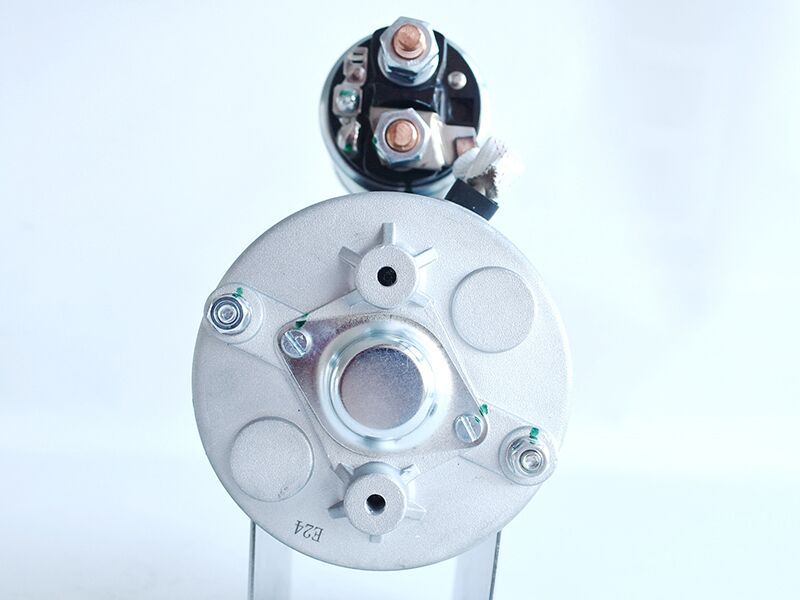 Elektropokretac bosch 12v mercedes 123 disel