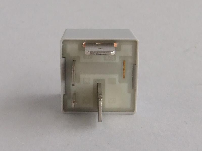 Relej pumpe goriva 12v 4 pin