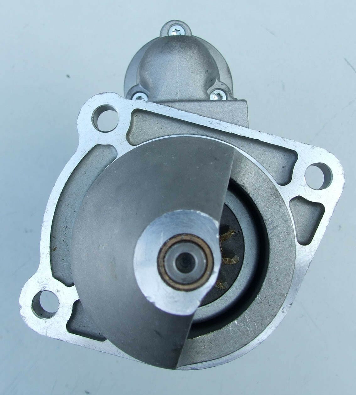 Elektropokretac bosch man 24v 00.-