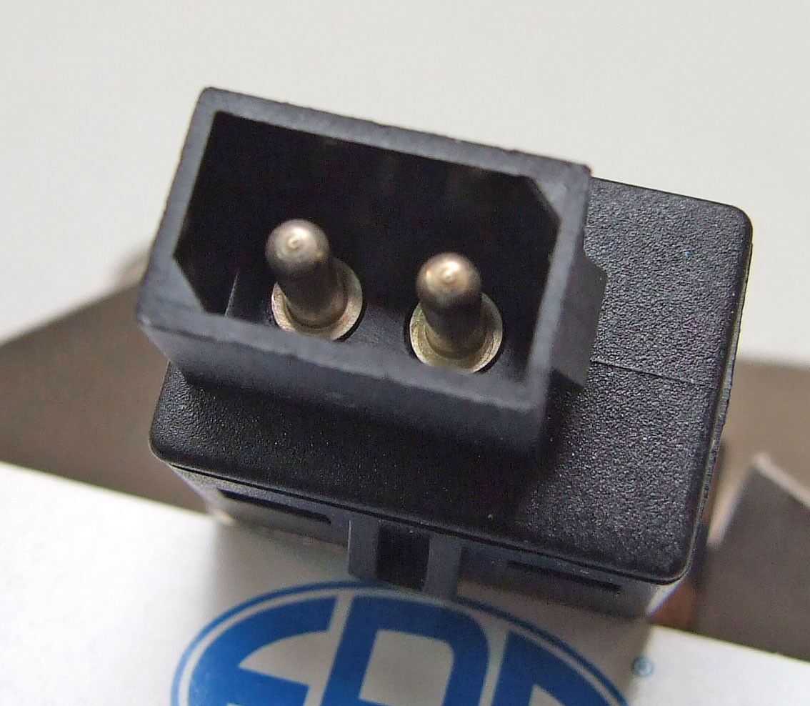 Prekidac stop svjetla bmw 3 e30