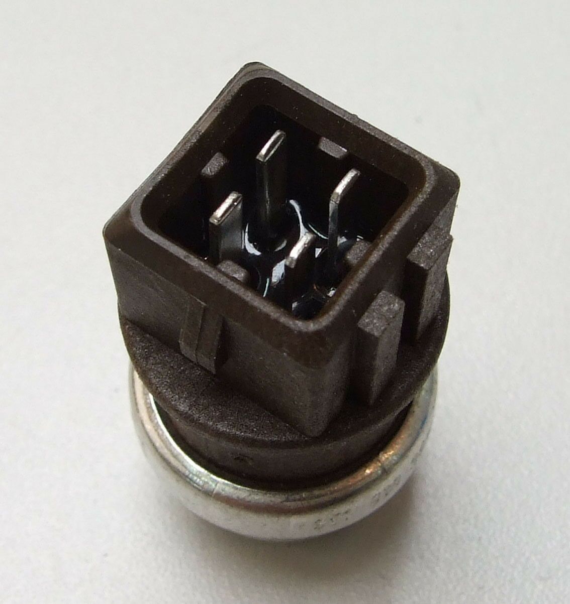 Termo prekidac 4 pina 112-120 audi