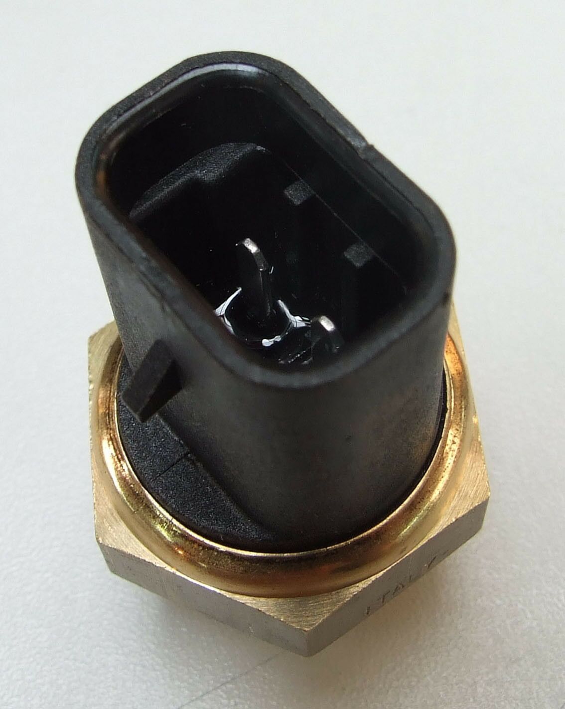 Termo prekidac 82-87 opel astra