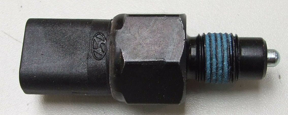 Prekidac rikverca, hyundai accent