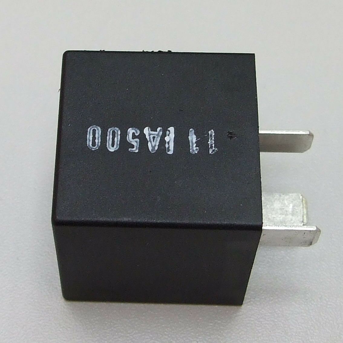 Relej zmigavaca 12v 3 pin