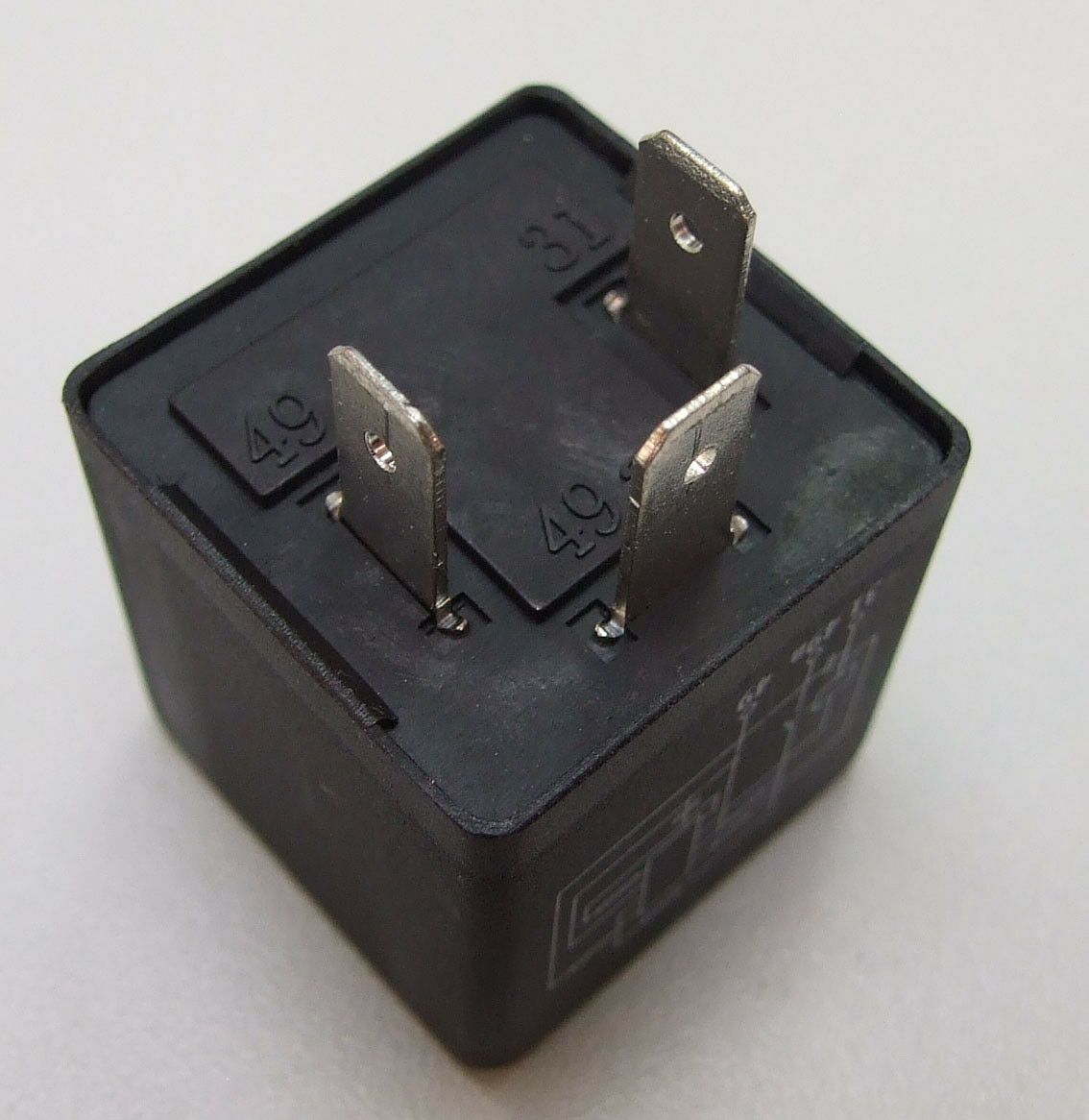 Relej zmigavaca 12v 3 pin