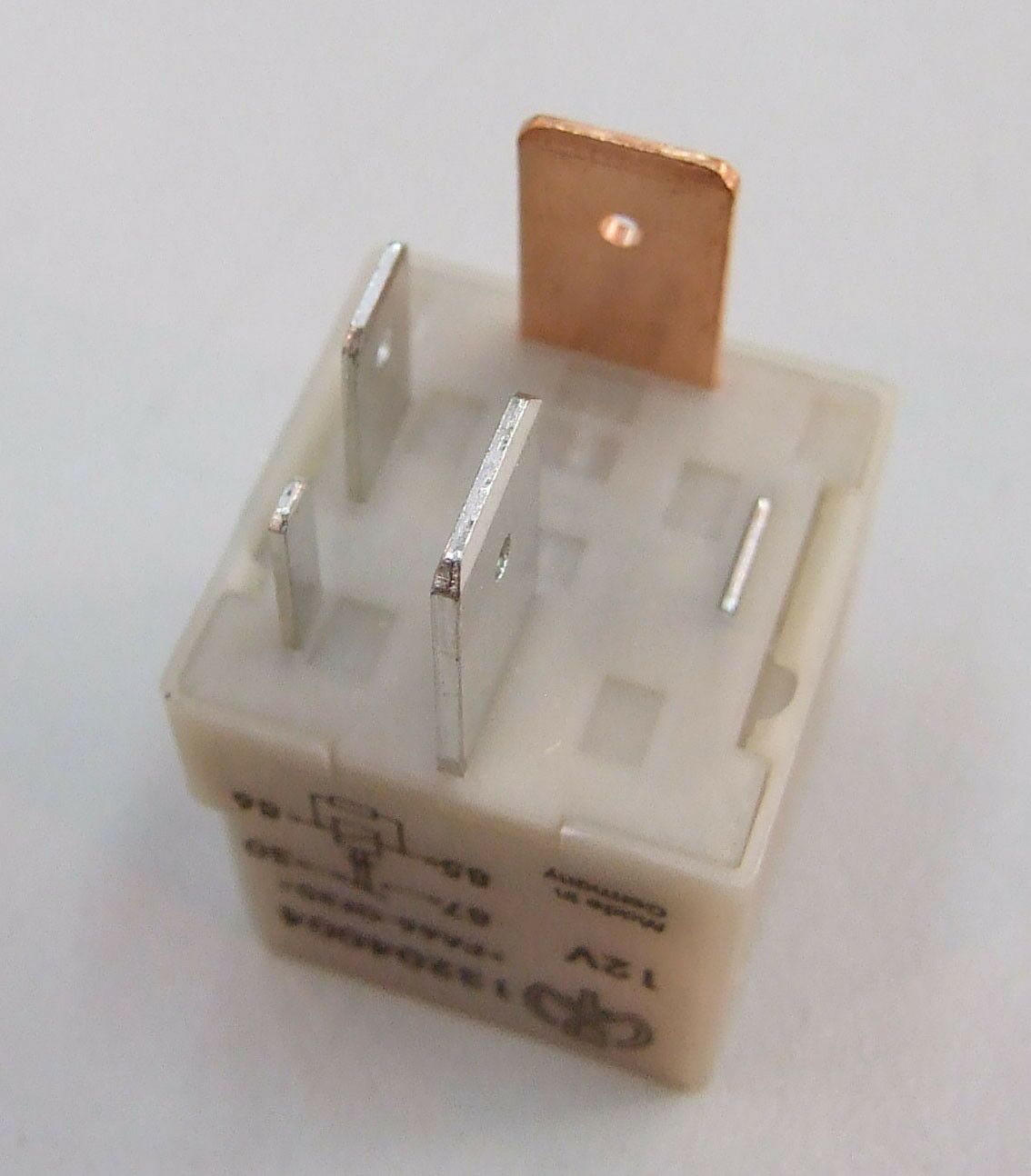 Relej zmigavaca 12v 4 pin