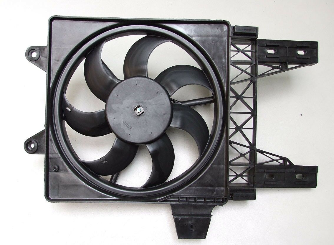 Ventilator hladnjaka motora fiat punto 1,2 benz