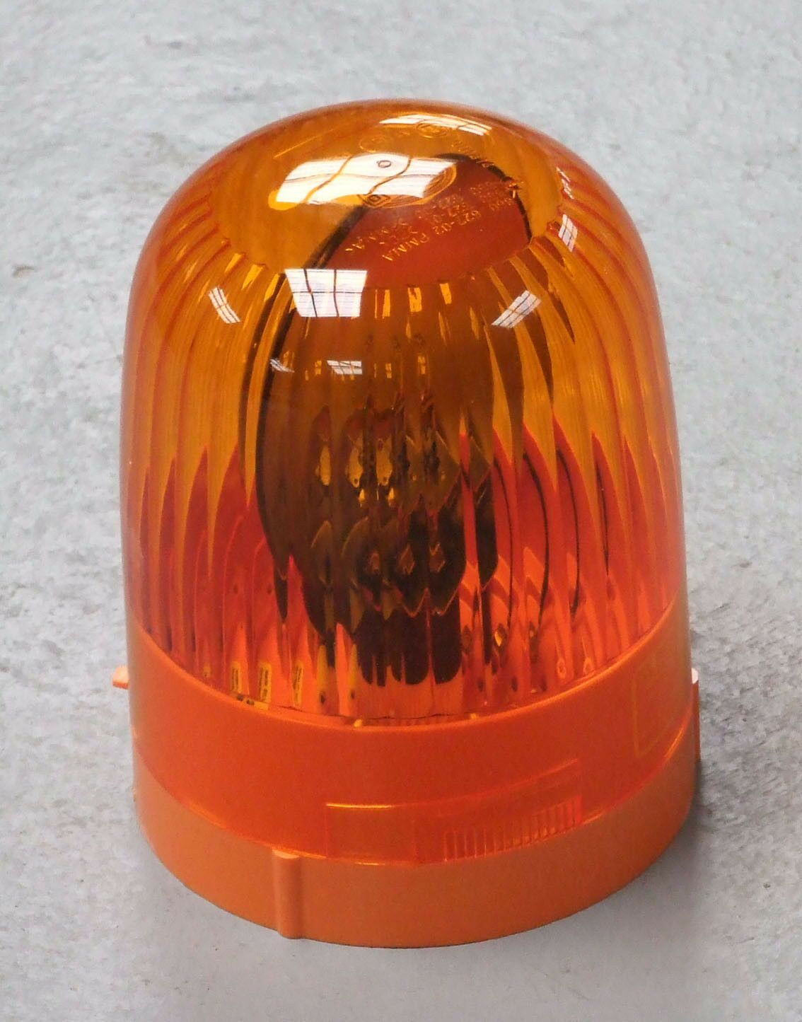 Rotaciona lampa 12v zuta kl yu
