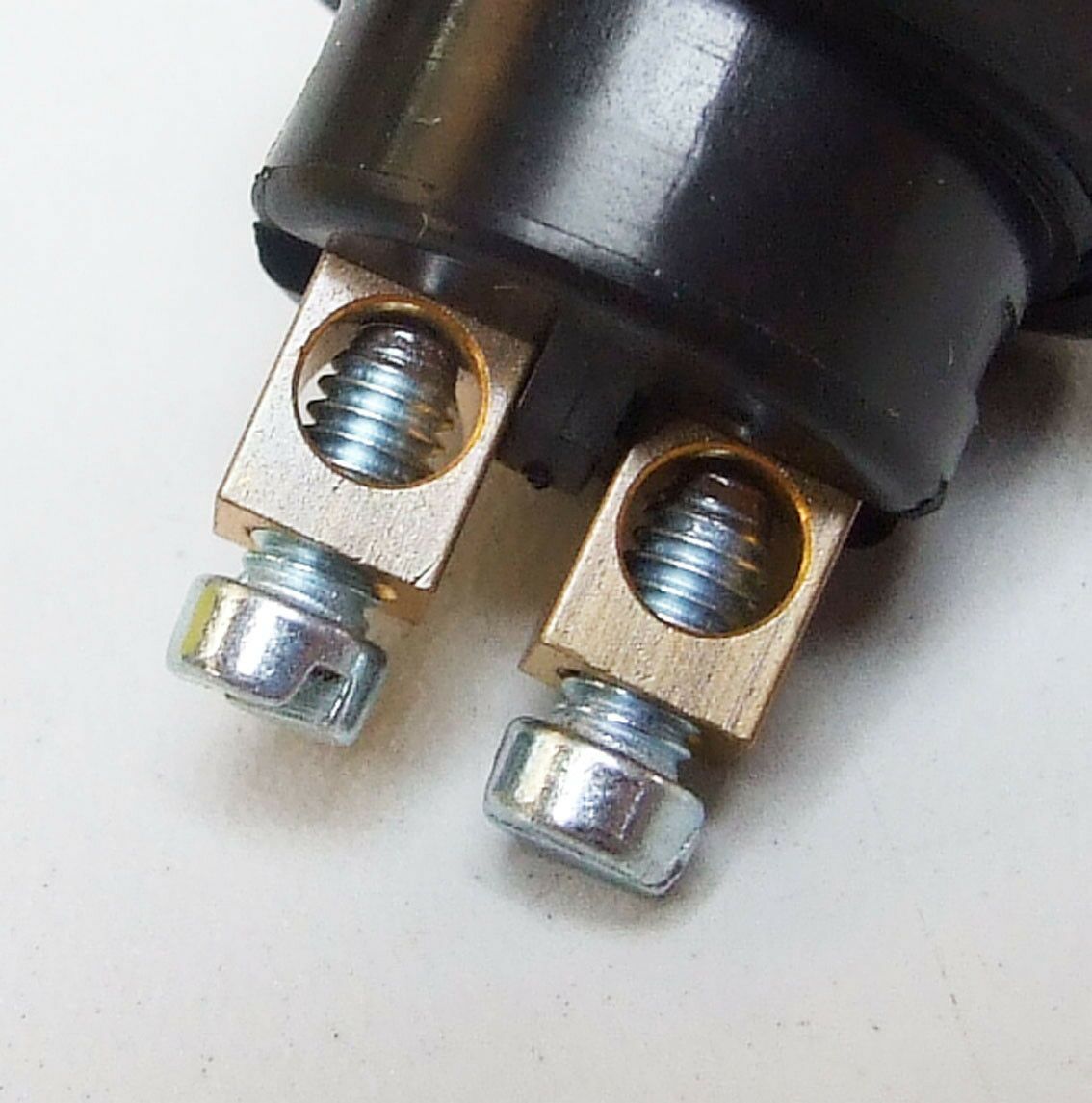 Dugme startera 12v 12,5a