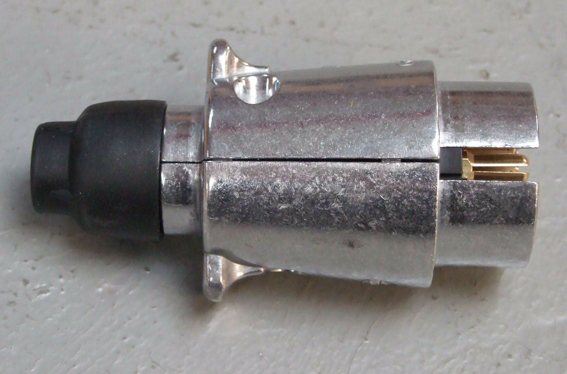 Utikac 7 pol metalni iso1724